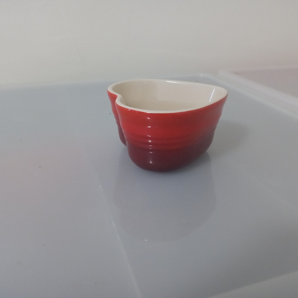 Le Creuset Heart Bakeware - Picture 3 of 3